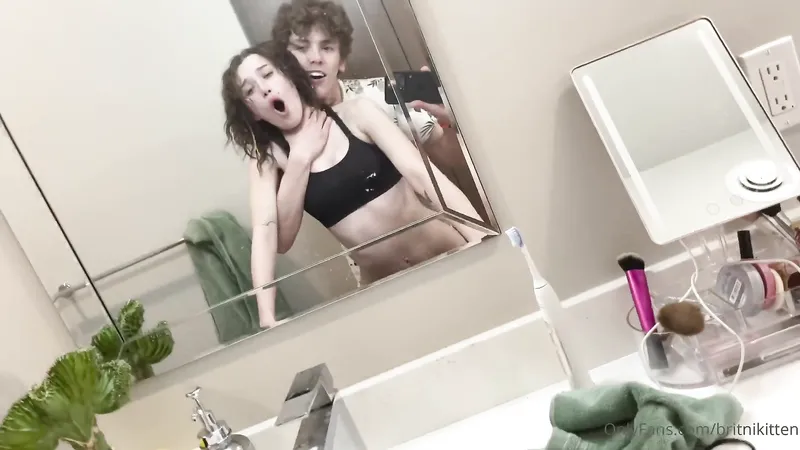 Blue-eyed Porn Britni Kitten Bathroom Sex