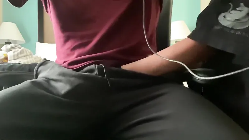 StormiSkies Quickie Blowjob On Chair Porn Video Leaked