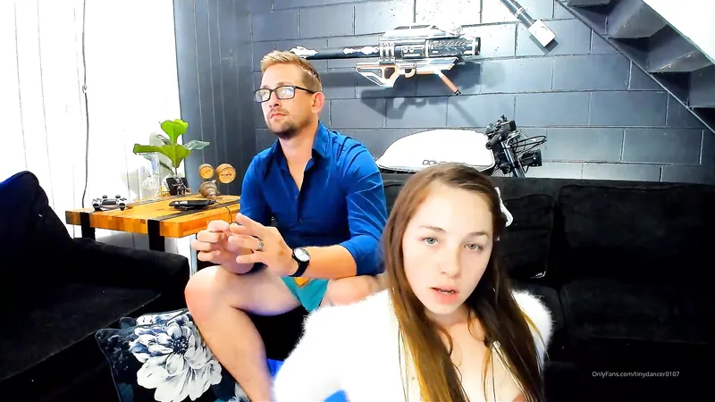 TinyDancer0107 Chilling On The Sofa Video Leaked