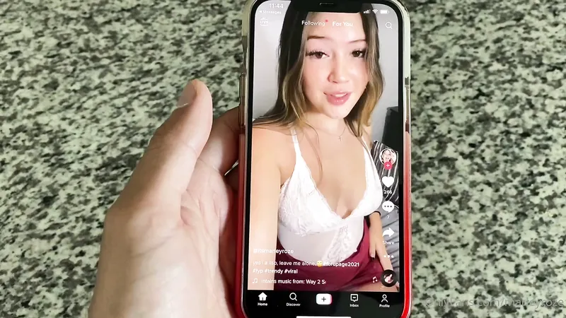 Sloot Step Sis Marley Roze Caught Doing OnlyFans Video Leaked