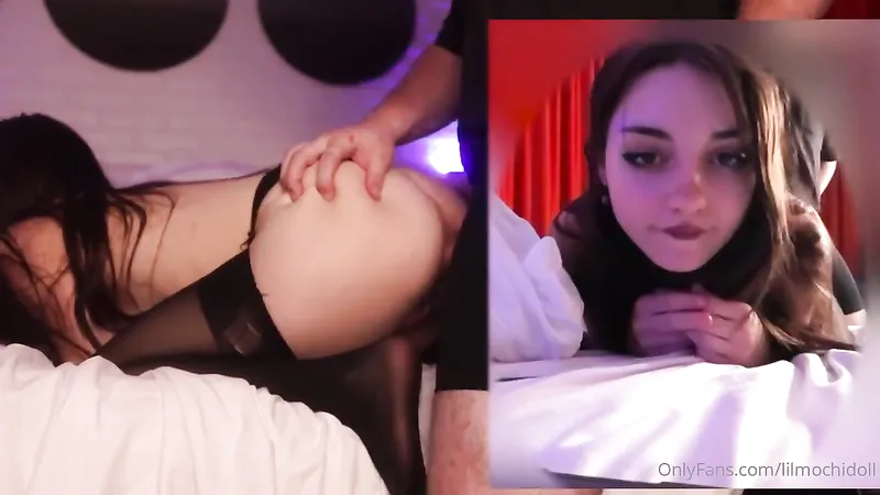 Playful Lilmochodill Gets Her Pretty Face Filled With Cum