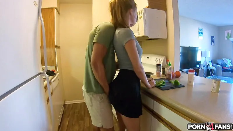 Cremedelapeach Hot Kitchen Upskirt Sex Tape Leaked