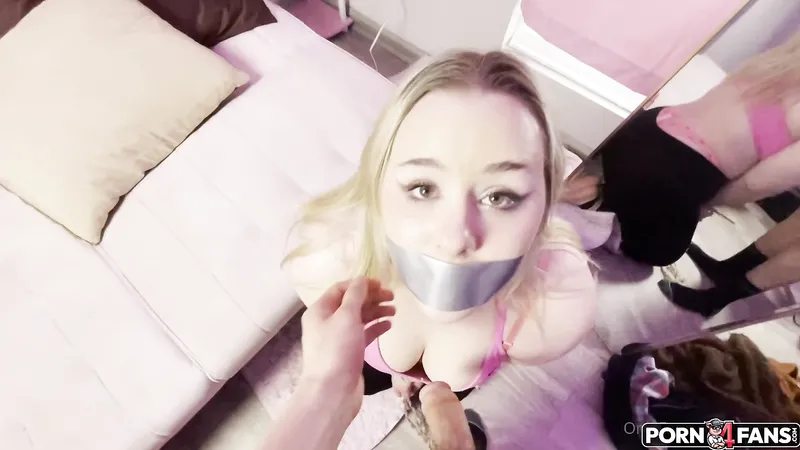 Submissive Zoey Uso Banged By a Skinny Nerd