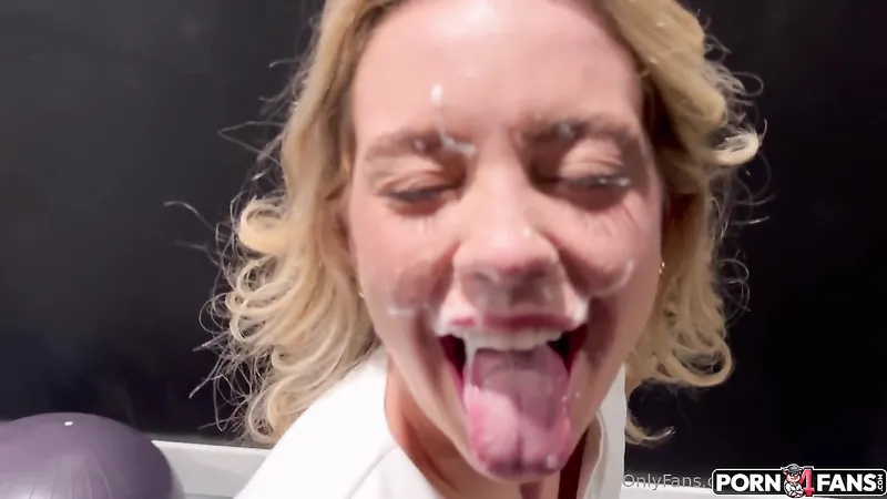 Hot Gym Girl Bluebxbyyy Has Her Throat and Pussy Fucked