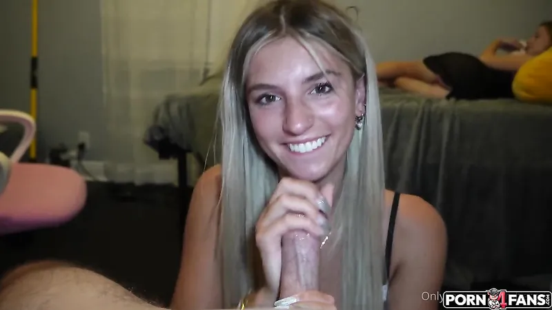 Cocky Dorm Girl Daniellee.rosee Hot Sex Tape